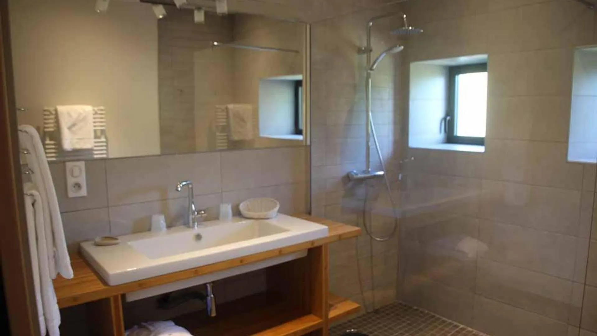 Holiday home Gite Les Hauts De L'Ouysse Lacave  France